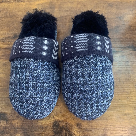 𝅺MUK LUKS Dark Sapphire Fritzie Slipper Women’s slip on Size Small NWOT - Picture 2 of 10